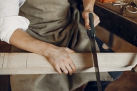 Analiza procesu tworzenia mebli ręcznie robionych we Włoszech